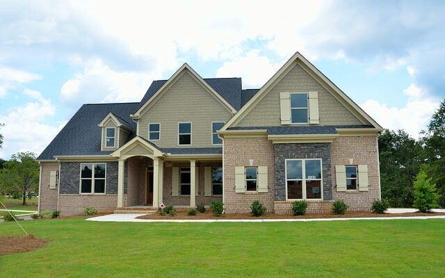Skal du vælge fast eller variabel rente på dit lån til nyt hus?